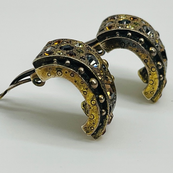Vintage PATRICIA LOCKE , Jeweled Cuff Style, Clip Earrings. - Picture 2 of 9